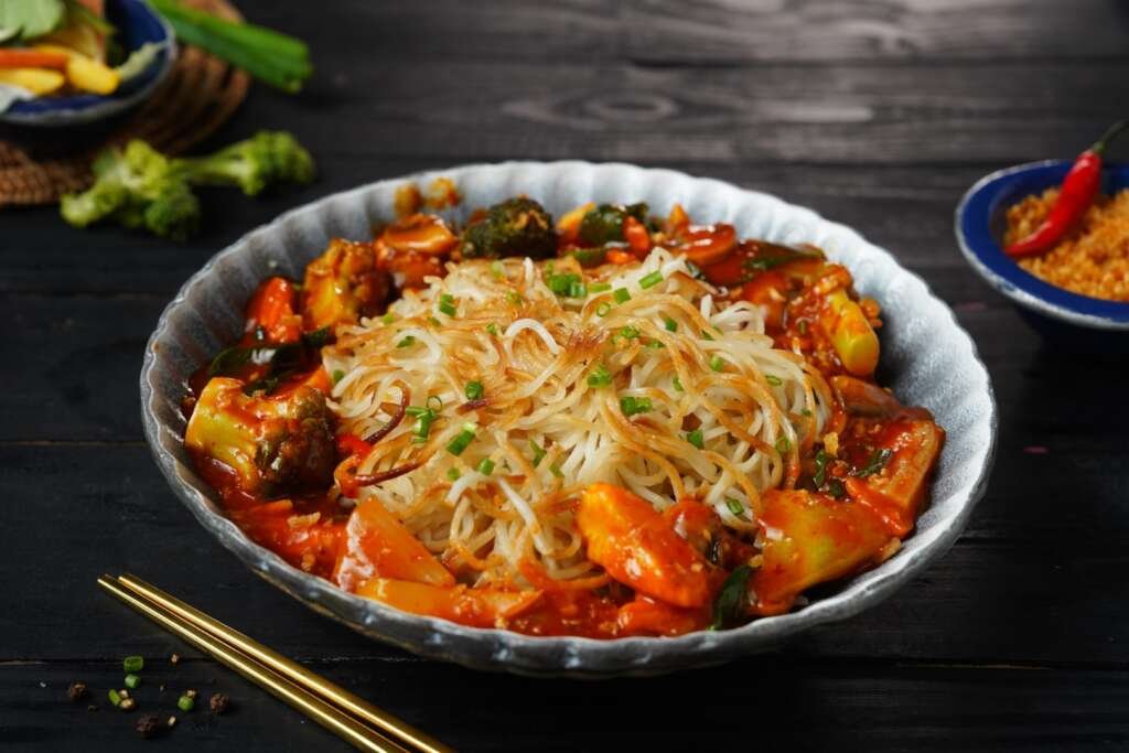 PAN FRIED NOODELES WITH HOT GARLIC SAUCE (2) (Large)